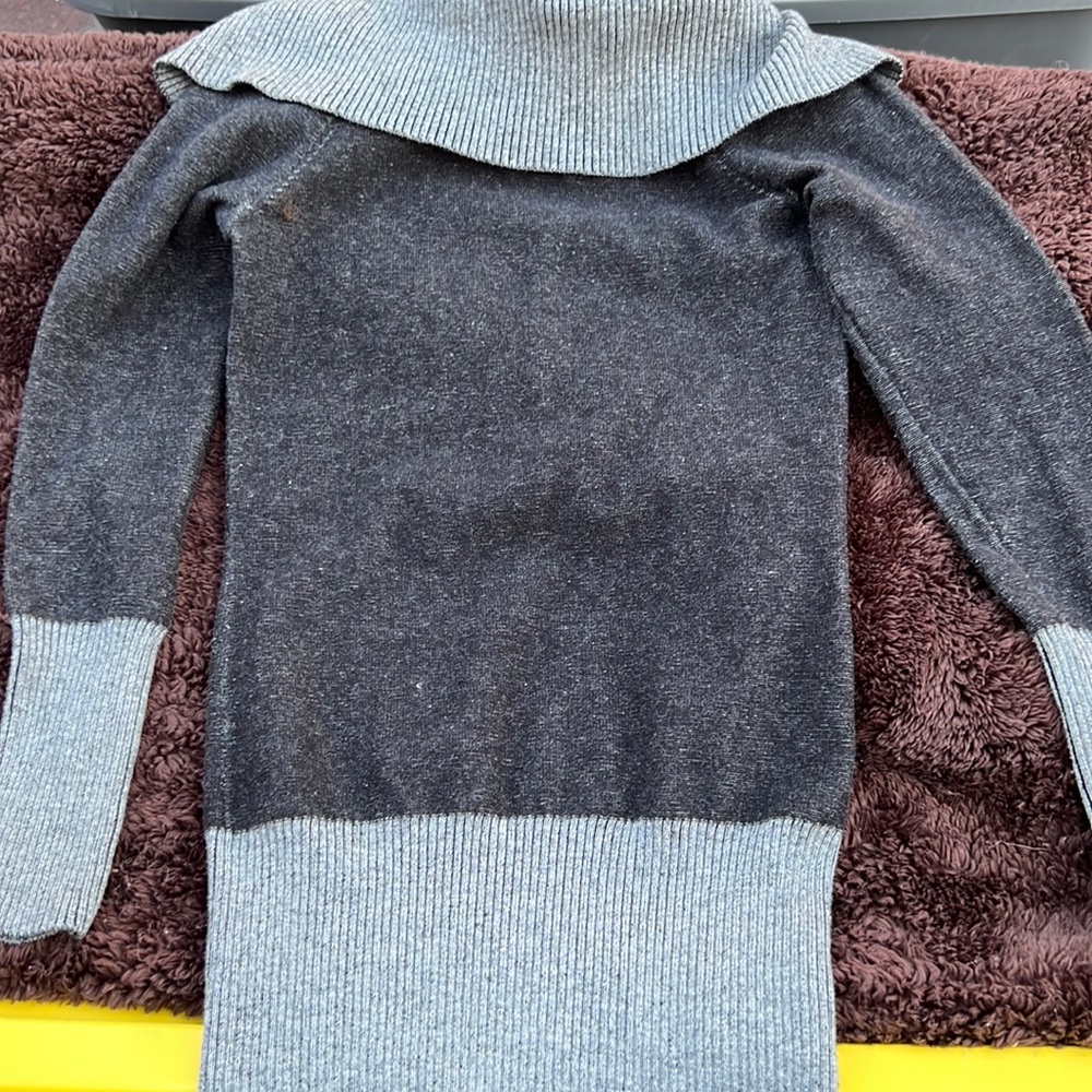 G by Guess sweater, size small